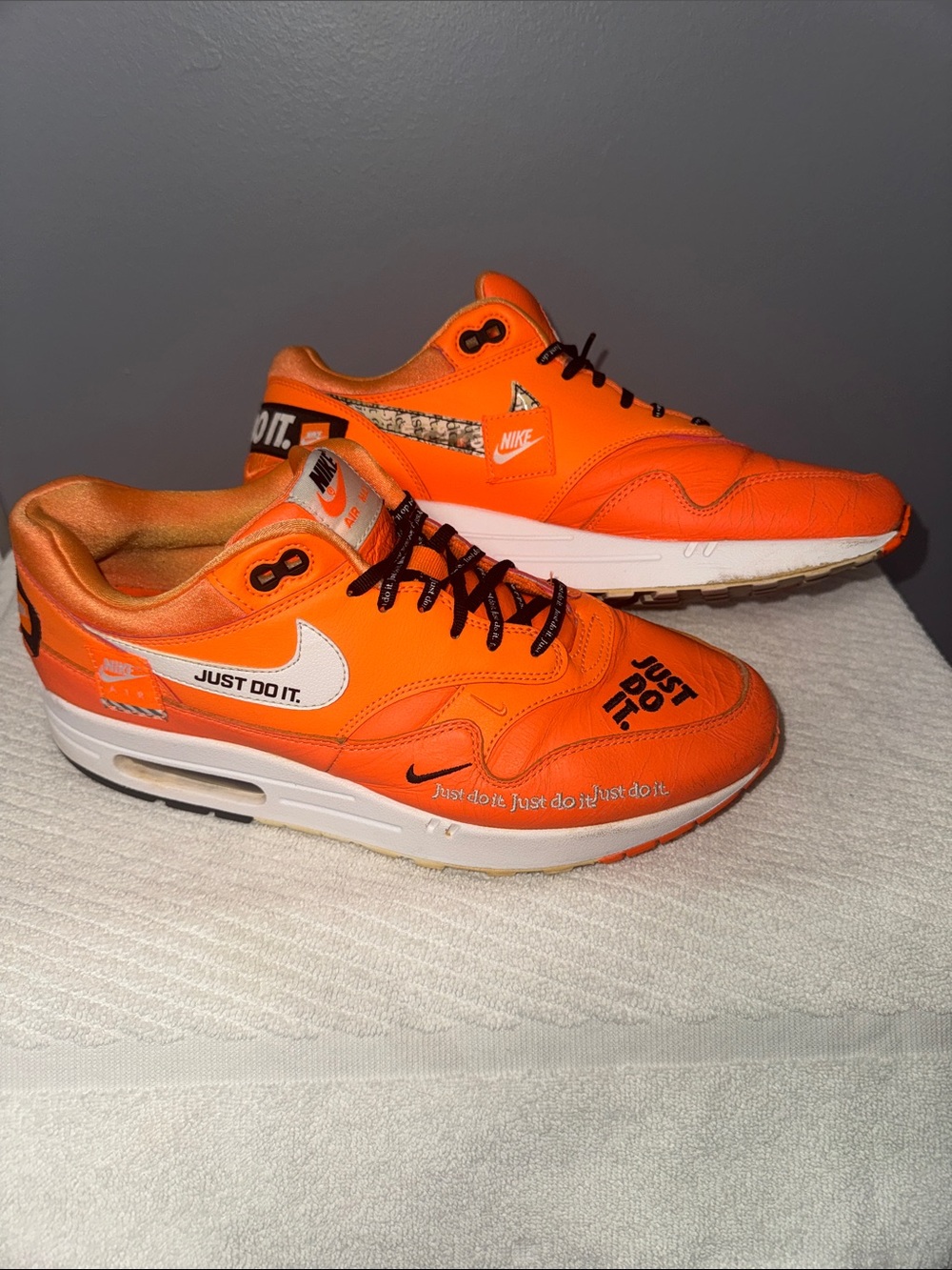 Nike Orange 'Just Do It' Air Max 1 Sneakers W size 9.5